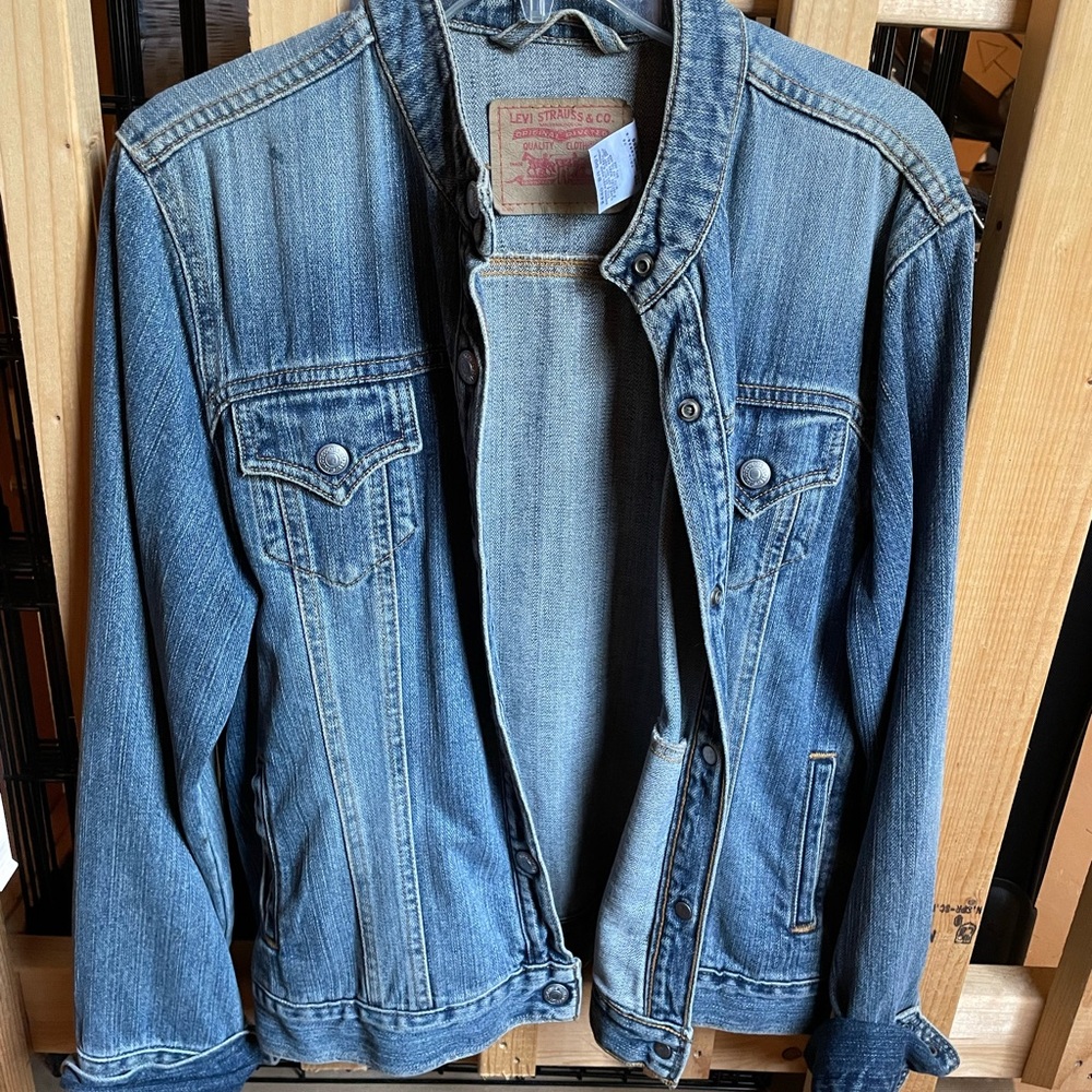 Levi Strauss & co denim jacket size large